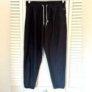 Vuori Lightweight Cropped Joggers Medium VGUC